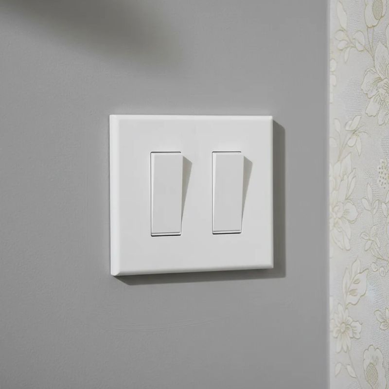 Electrician troubleshooting a commercial circuit in Murrieta, CA